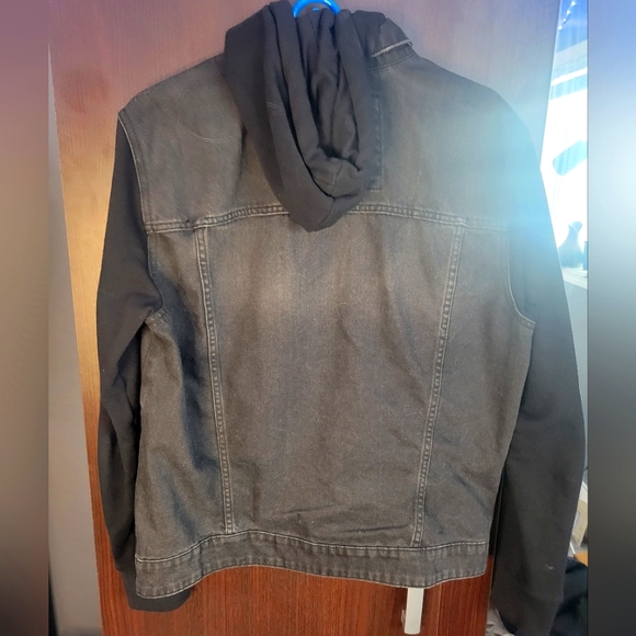 Jack and Jones denim jacket size LARGE - Picture 2 of 6